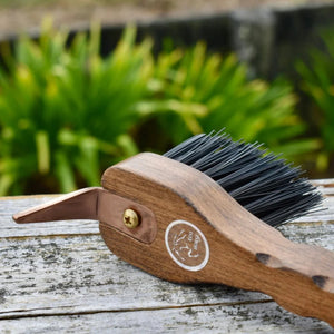 Eco-horse-hoof-pick-with-brush